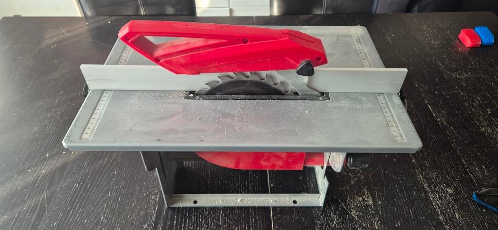 Einhell TC-TS 820 Tafelzaag - In goede conditie, Doe-het-zelf en Verbouw, Gereedschap | Zaagmachines, Ophalen, Gebruikt, Cirkelzaag
