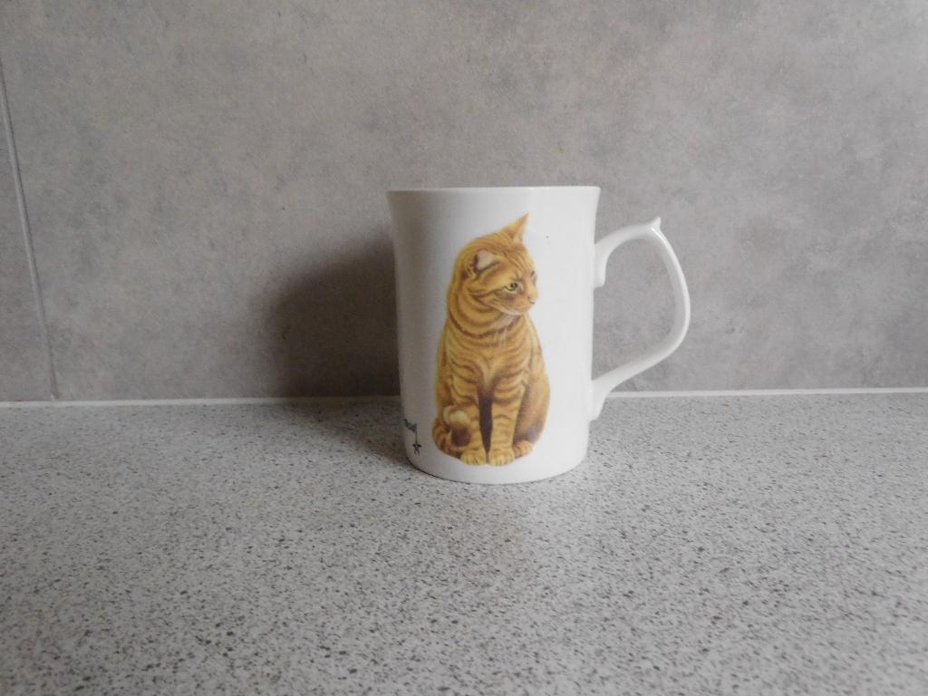 Mok Fine Bone China Joris 1996 Francien van Westering, Ophalen of Verzenden, Zo goed als nieuw, Overige stijlen, Kop(pen) en/of Schotel(s)