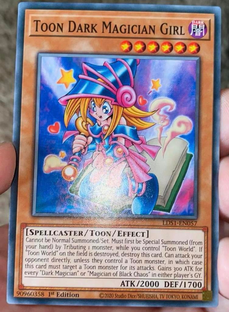 Yu-Gi-Oh! Toon Dark Magician Girl LDS1 1st Edition !, Hobby en Vrije tijd, Verzamelkaartspellen | Yu-gi-Oh!, Ophalen of Verzenden