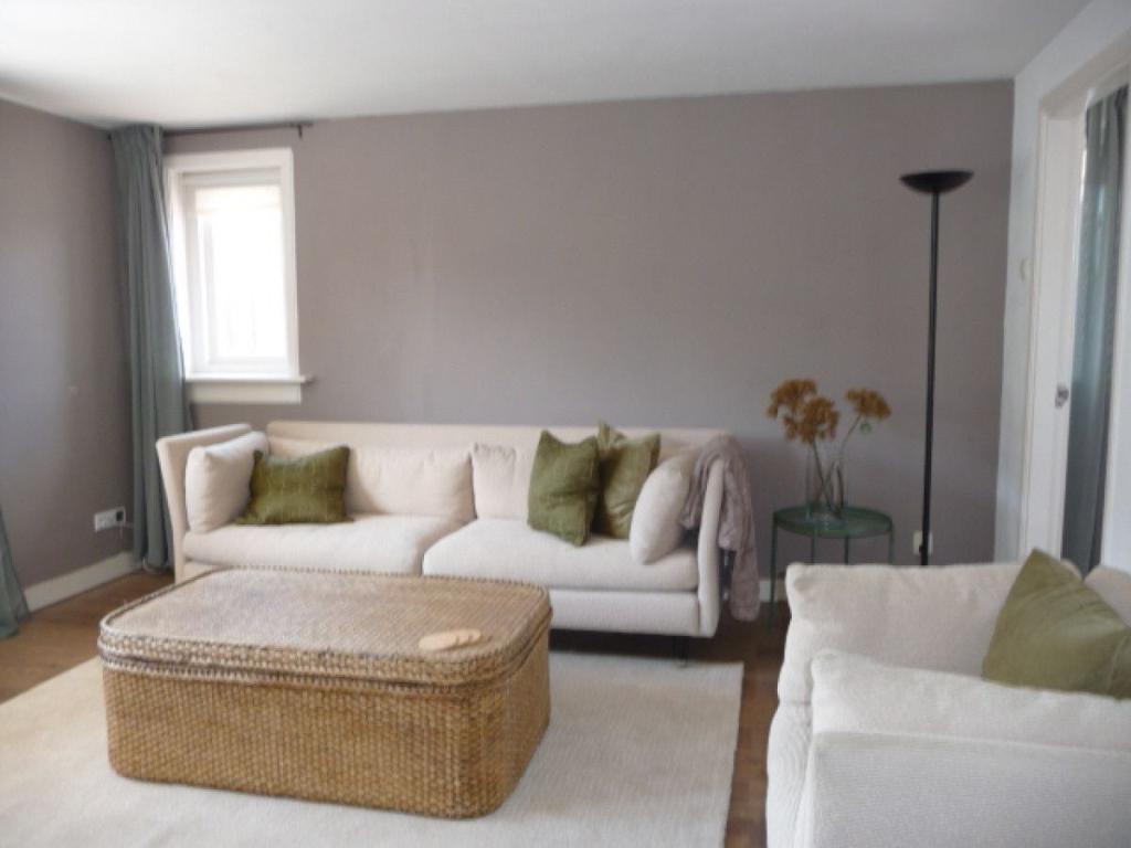 NIEUW! Woonruimte te huur Middenweg, Huizen