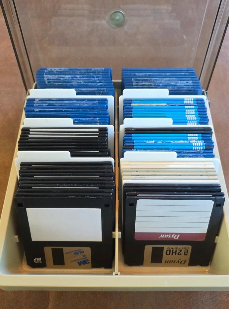 80 HD Floppy Disks voor PC/MS-DOS met doos en slotje, Ophalen of Verzenden