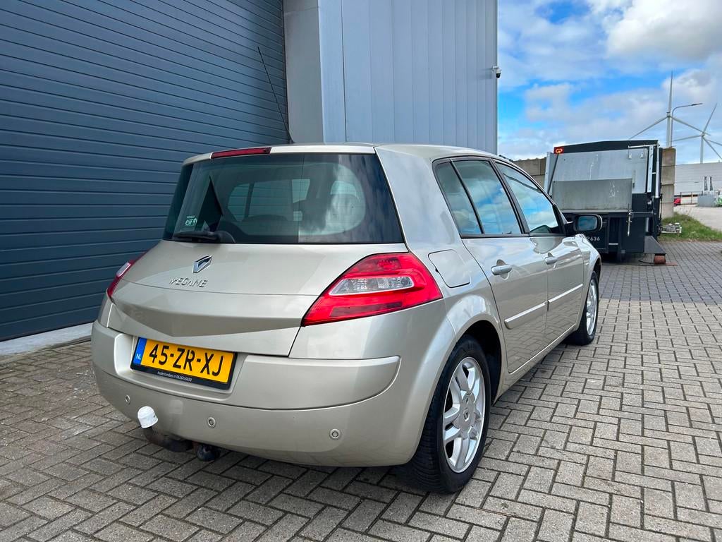 Renault Mégane 1.6i 16V Tech Line AUT CLIMA LPG-G3 1EIG, Auto's, Gebruikt, 4 cilinders, Beige, Bedrijf