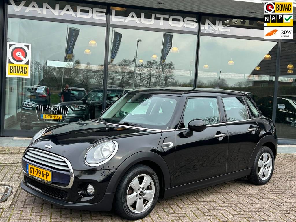 Mini Mini 1.5 Cooper D Business Navi Airco Cruise NAP NL-Aut, Auto's, Mini, Voorwielaandrijving, Gebruikt, 1165 kg, 116 pk