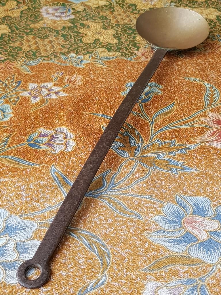 Mooie grote antieke lepel uit Engeland 43,7 cm. 18de eeuw., Antiek en Kunst, Antiek | Woonaccessoires, Ophalen of Verzenden