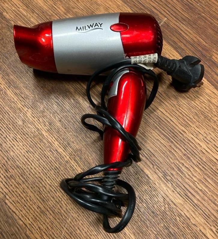 Rode Milway Föhn met diffuser - Compacte haar haarfohn, Witgoed en Apparatuur, Persoonlijke-verzorgingsapparatuur, Gebruikt, Haarverzorging