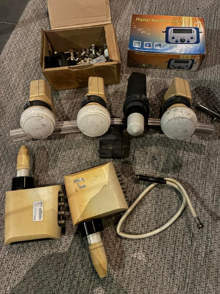 Satellietontvanger accessoires en LNB's, Ophalen of Verzenden, Gebruikt, (Schotel)antenne-accessoires, Overige merken