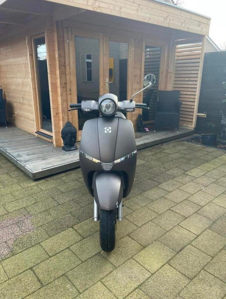 AGM Surpreme / Titanium / geel kenteken, Zo goed als nieuw, Benzine, Ophalen, Overige merken