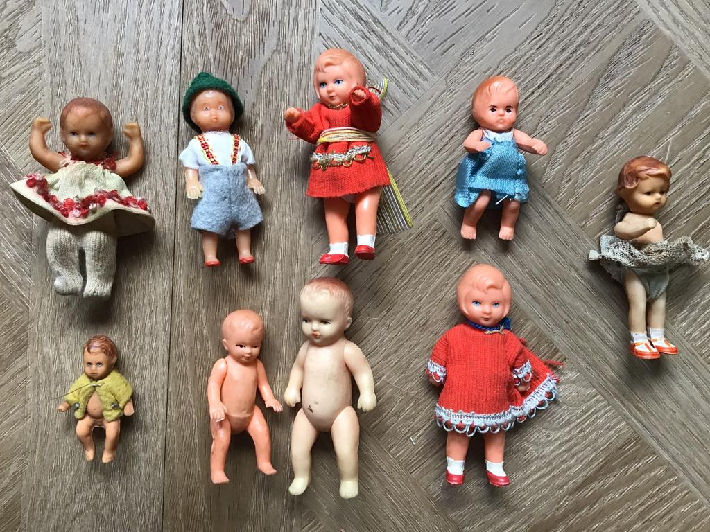 8 antieke poppenhuis popjes,brocant poppenhuispoppetjes, Verzamelen, Ophalen, Gebruikt