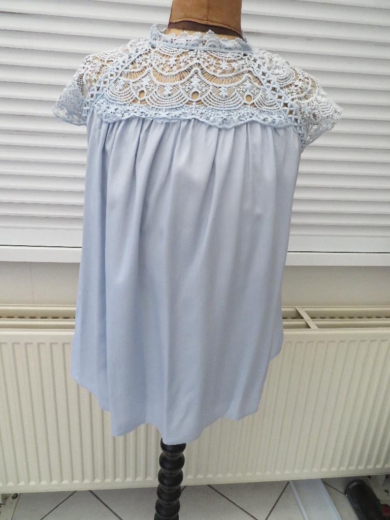 Dames top Jolio & Co maat M/L L.Blauw Z.G.A.N. met kant., Kleding | Dames, Maat 38/40 (M), Blauw, Ophalen of Verzenden, Zo goed als nieuw