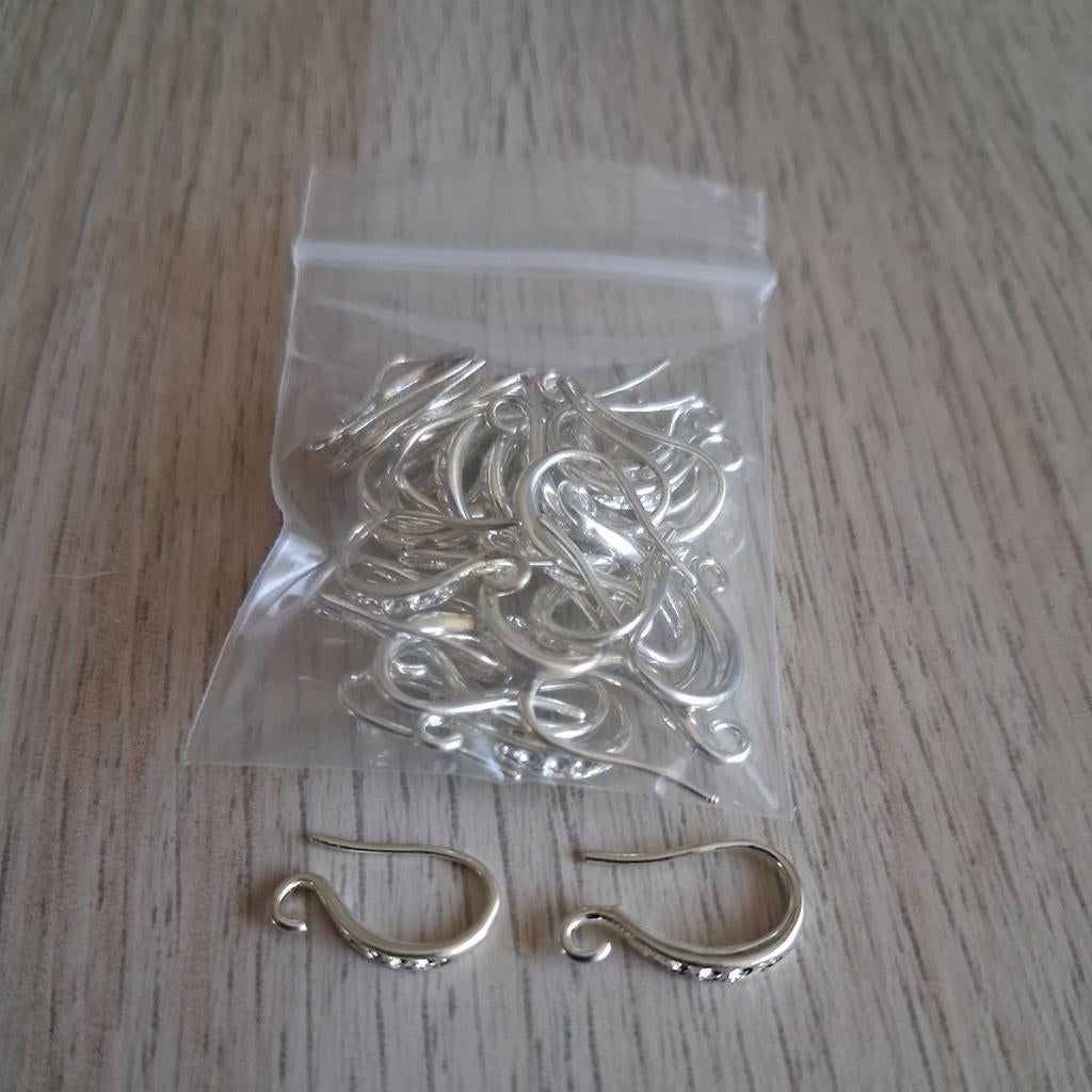 30x Luxe Zilverkleurige Oorbelhaken 17x10mm DIY, Hobby en Vrije tijd, Kralen en Sieraden maken, Nieuw, Overige typen, Ophalen of Verzenden