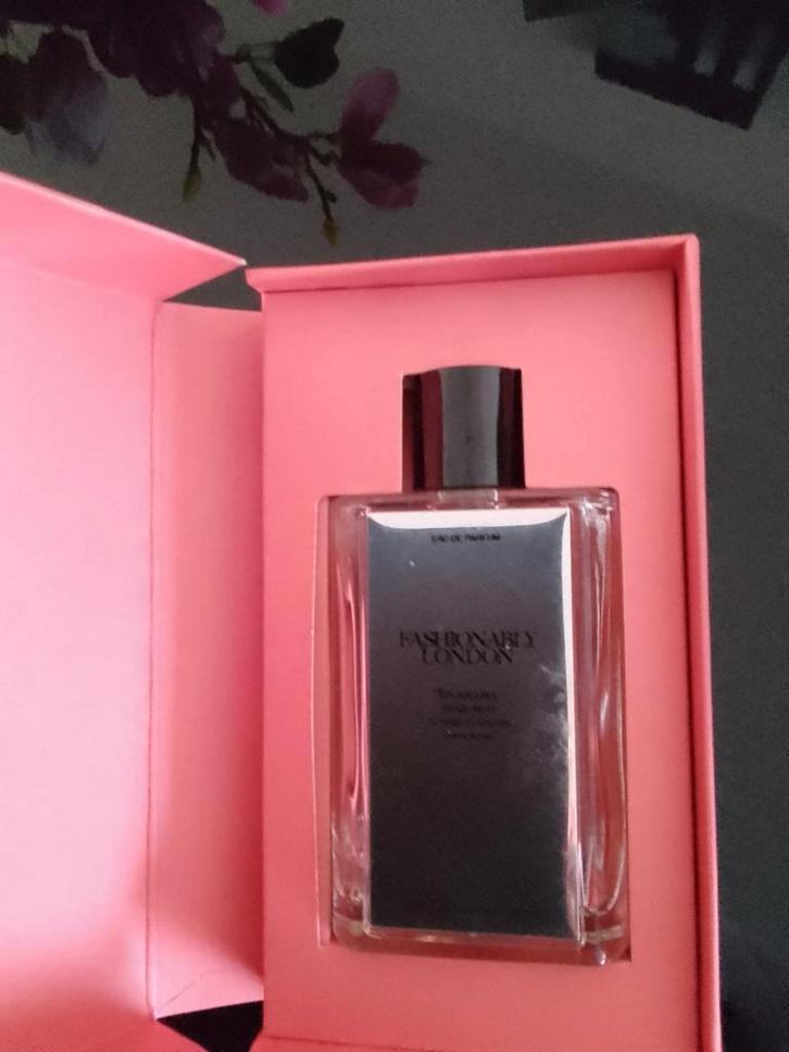 Fashionably London Eau de Parfum, Sieraden, Tassen en Uiterlijk, Uiterlijk | Parfum, Ophalen of Verzenden