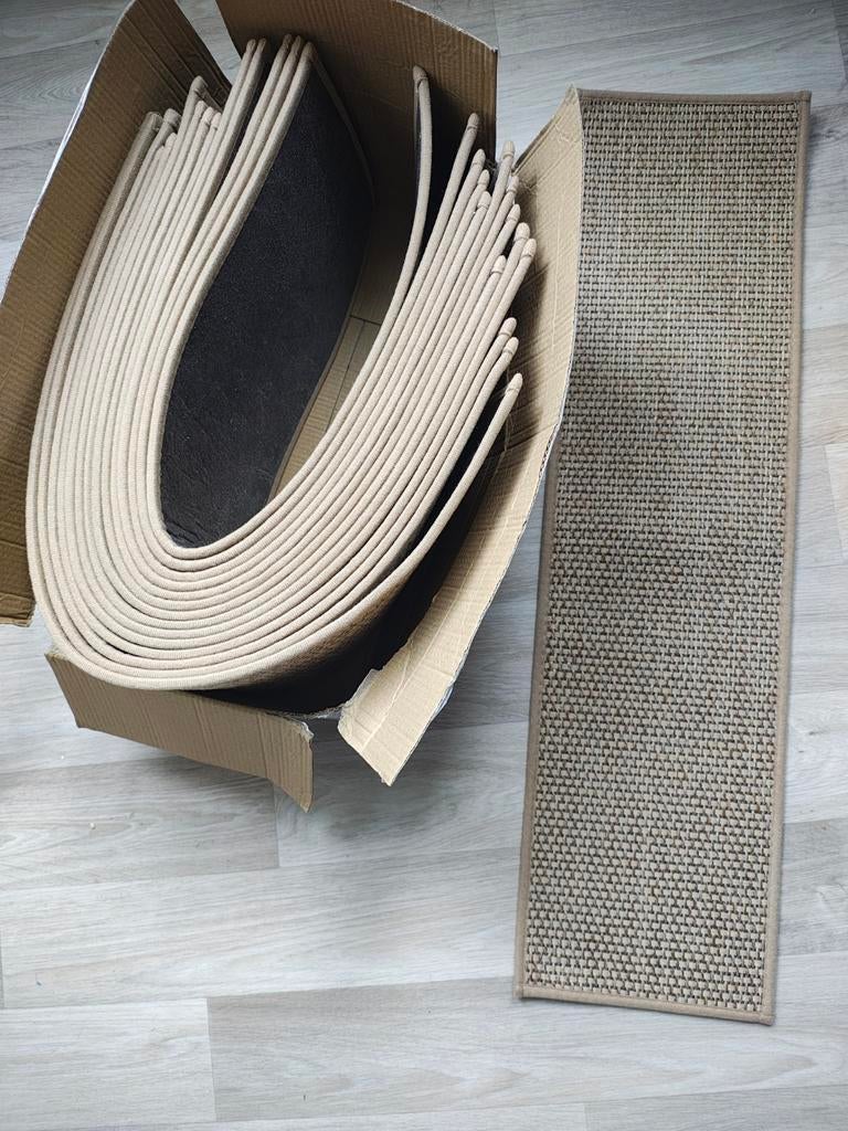 Nieuwe beige trapmatten - set van 15 stuks, Ophalen, Nieuw, Beige, Rond