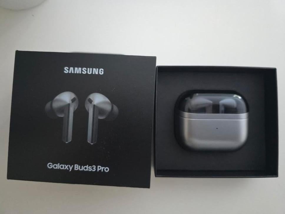 Orgineel Samsung Galaxy Buds3 Pro - 3x Gebruikt, Ophalen, Zo goed als nieuw, Overige merken, Draadloos
