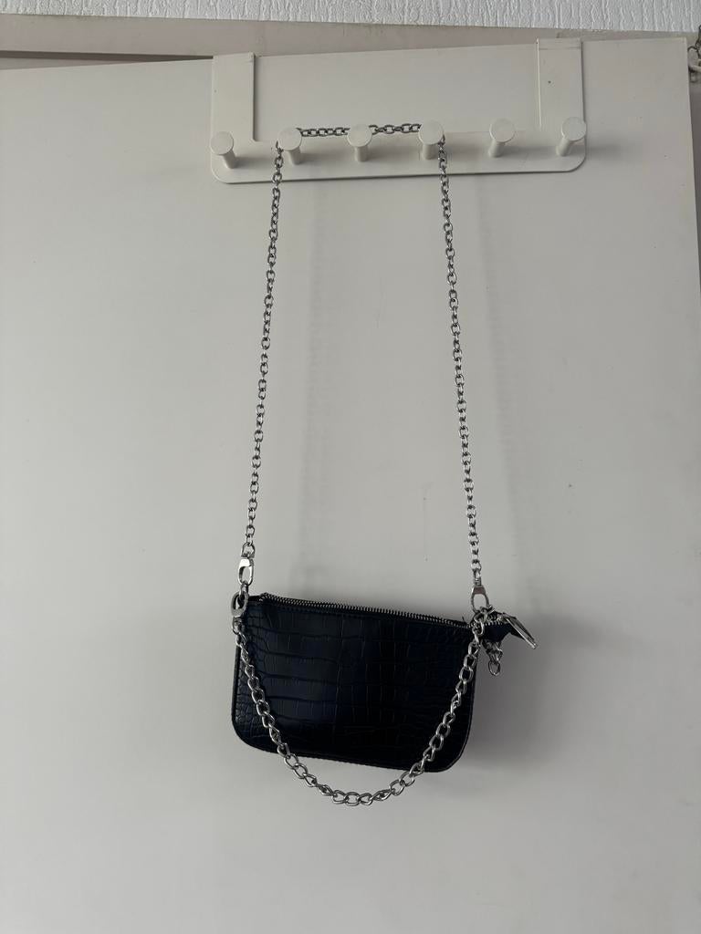 Trendy Zwarte Schoudertas met Croco Print & Zilveren Ketting, Ophalen of Verzenden, Zo goed als nieuw, Zwart, Overige merken