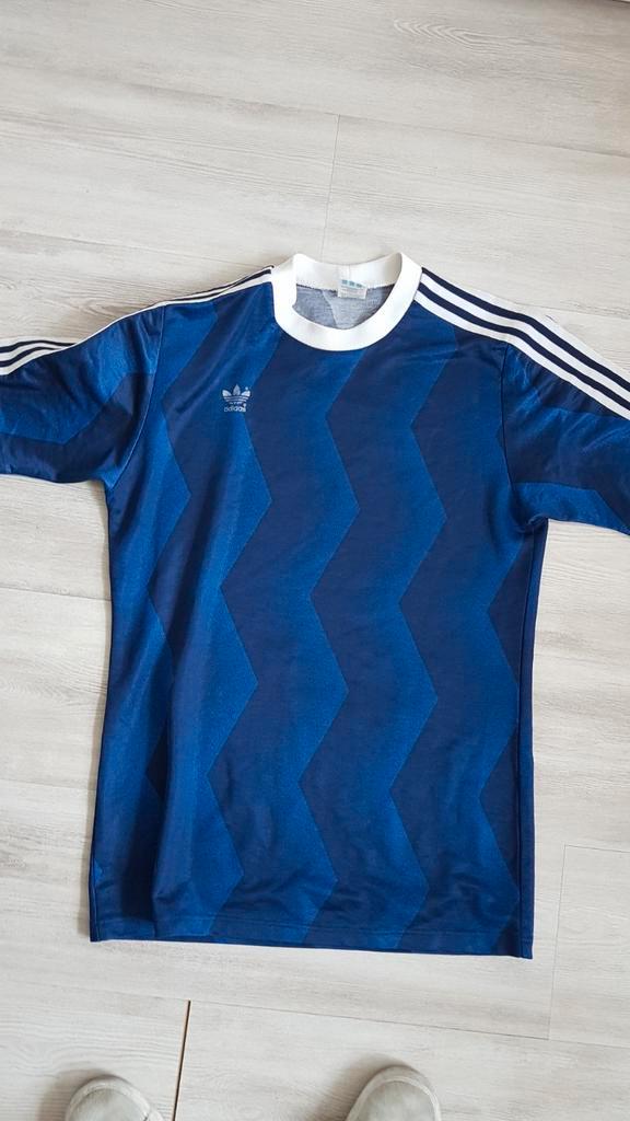 Vintage adidas 80s voetbal shirt maat m west germany, Verzamelen, Sportartikelen en Voetbal, Gebruikt, Shirt, Buitenlandse clubs