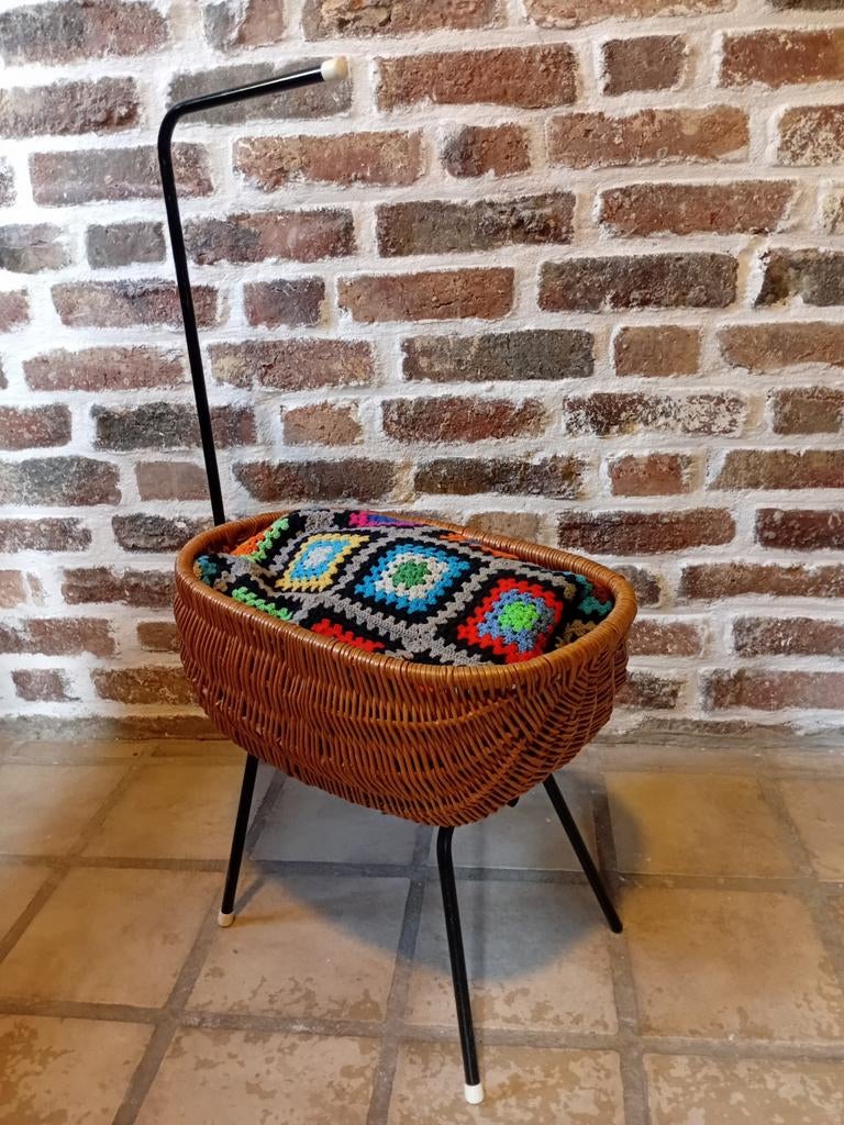 Vintage seventies poppenwieg pitriet, Ophalen, Gebruikt, Overige typen