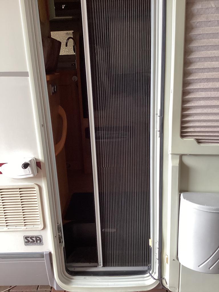 Hordeur plissé reparatie van u camper of caravan, Ophalen, Zo goed als nieuw