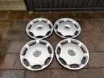 Te koop 4 originele Volvo 15 inch wieldoppen 30714460, Auto diversen, Wieldoppen, Ophalen of Verzenden, Zo goed als nieuw