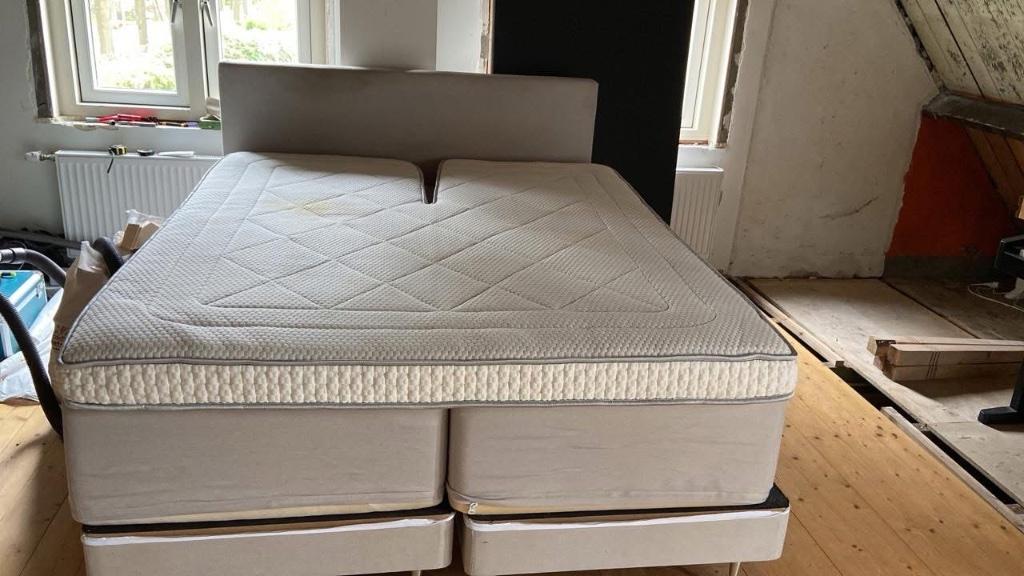 Gratis boxspring, Ophalen, Gebruikt, Grijs, Tweepersoons