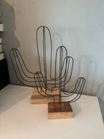 Set van 2 metalen cactussen op houten voet, Ophalen of Verzenden, Zo goed als nieuw