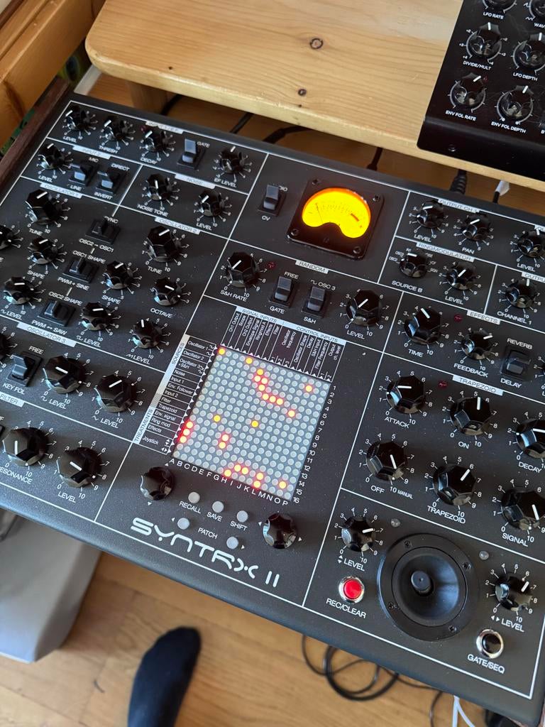 Erica Synths Syntrx 2 - Analoge Synthesizer, Overige merken, Zo goed als nieuw, Met midi-aansluiting, Overige aantallen