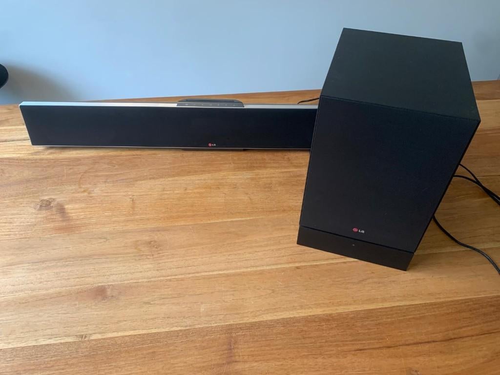 Soundbar LG met subwoofer, Audio, Tv en Foto, Soundbars, Ophalen, Bluetooth, Gebruikt