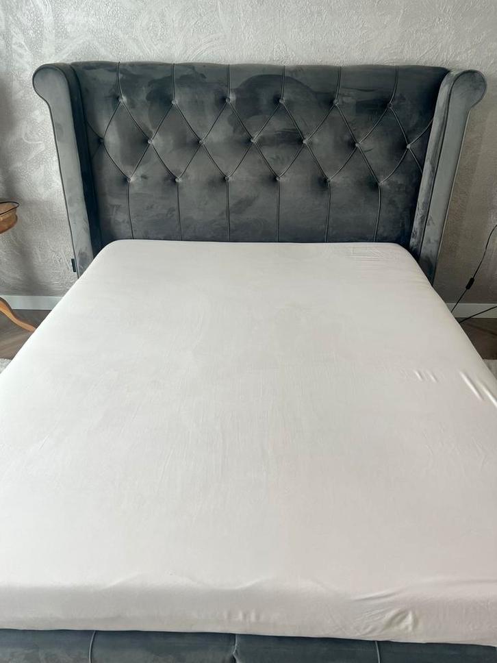 Bed en matras, Huis en Inrichting, Slaapkamer | Bedden, Zo goed als nieuw, Tweepersoons, 160 cm, 200 cm, Stof, Overige kleuren