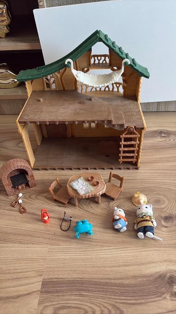 Sylvanian Families hut, Ophalen, Zo goed als nieuw, Poppenhuis