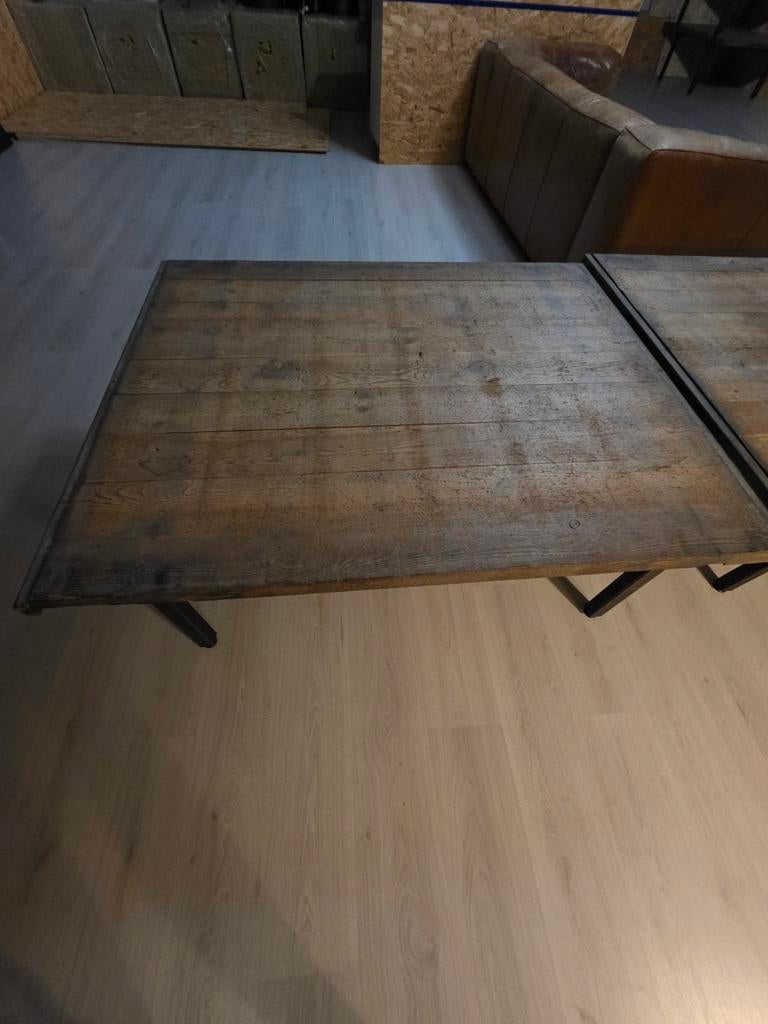 Robuuste tafel van steenschotten met stalen poten, Gebruikt, 50 tot 75 cm, Rechthoekig, Ophalen