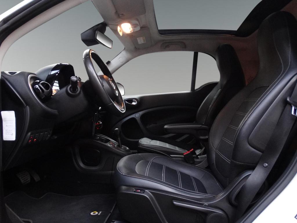 Smart fortwo 1.0 Prime automaat / Panorama / Leder / Carplay, Auto's, Automaat, Achterwielaandrijving, Gebruikt, Euro 6