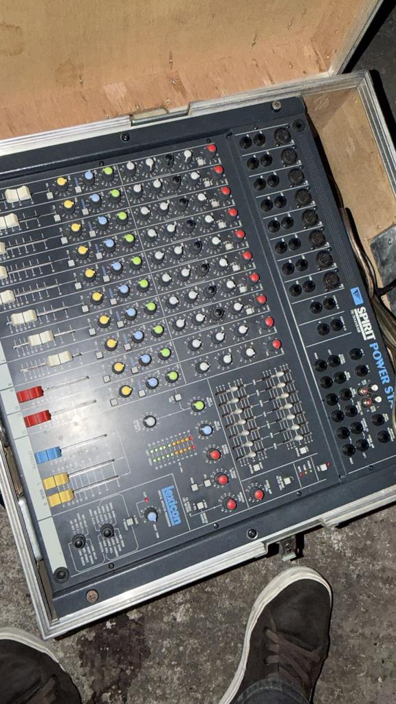 Soundcraft Spirit Power Station mengpaneel in flightcase, Ophalen, Gebruikt, 10 tot 20 kanalen, Microfooningang