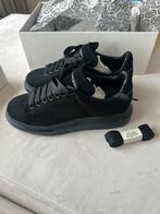 Nieuw Alexander McQueen sneaker zwart suede, Zwart, Nieuw, Ophalen of Verzenden, Sneakers of Gympen