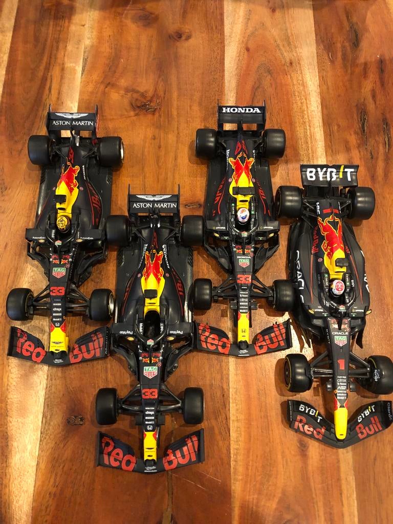 4x F1 Red Bull Max Verstappen schaalmodellen, Hobby en Vrije tijd, Modelauto's | 1:24, Ophalen of Verzenden, Zo goed als nieuw