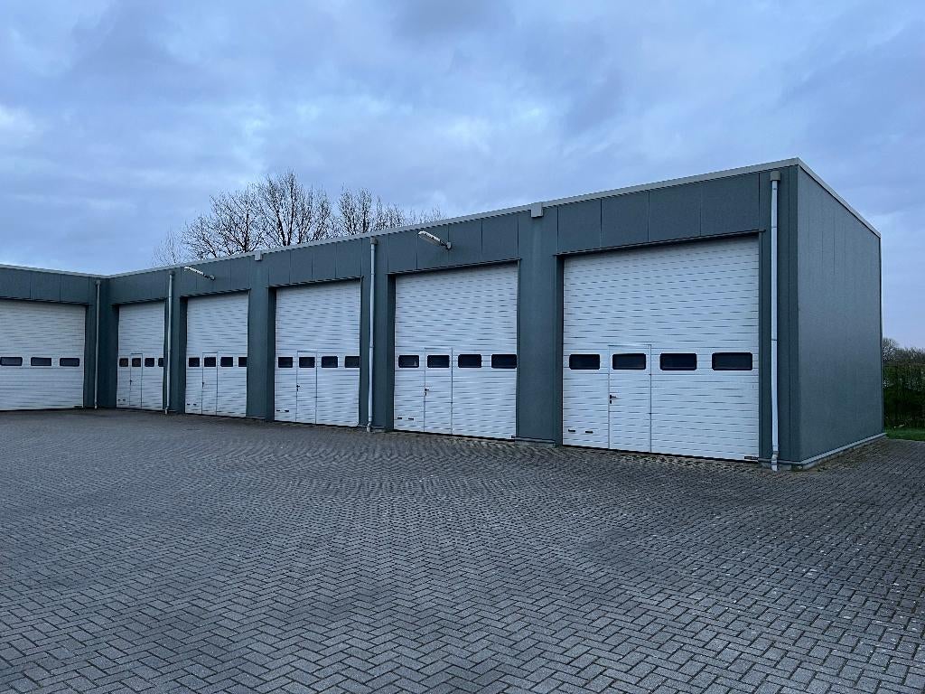 TE HUUR bedrijfsunit/garagebox Oldemarkt, Huizen en Kamers, Garages en Parkeerplaatsen, Overijssel
