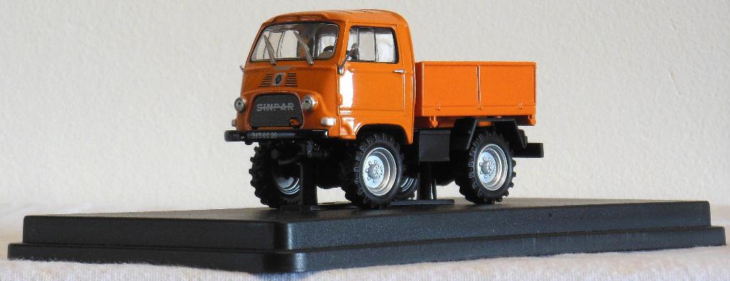 SINPAR. Castor 1200D 4x4. 1965. Univ. Hob. 1:43. OVP. Igst., Verzenden, Zo goed als nieuw, Tractor of Landbouw, Universal Hobbies