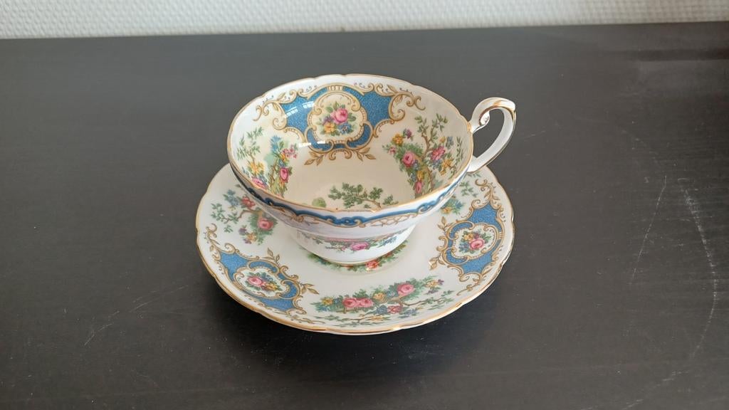 Coalport porseleinen theekop en schotel, Antiek en Kunst, Ophalen of Verzenden
