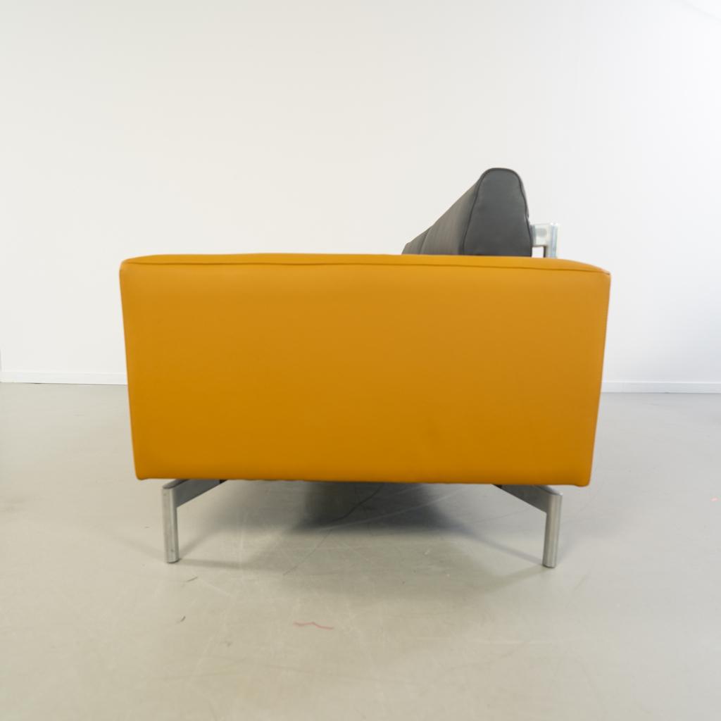 1x Leolux Howlo 3-zits/220cm Bank Maïsgeel/Zwart - Leer, Niet ingevuld, Niet ingevuld, Driepersoons, 75 tot 100 cm