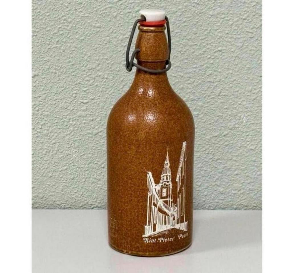 Stenen kruik beugel Sint Pieter Puurs stoneware bier fles, Ophalen of Verzenden, Zo goed als nieuw, Flesje(s)