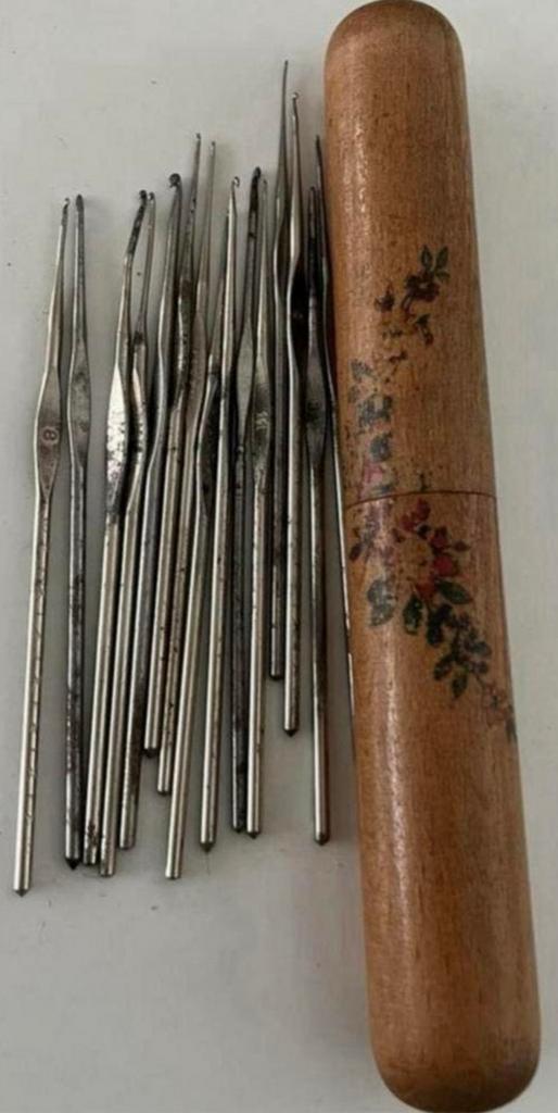 Antieke zilveren haaknaalden set (14 stuks) in houten koker, Ophalen of Verzenden, Gebruikt, Haken, Naald