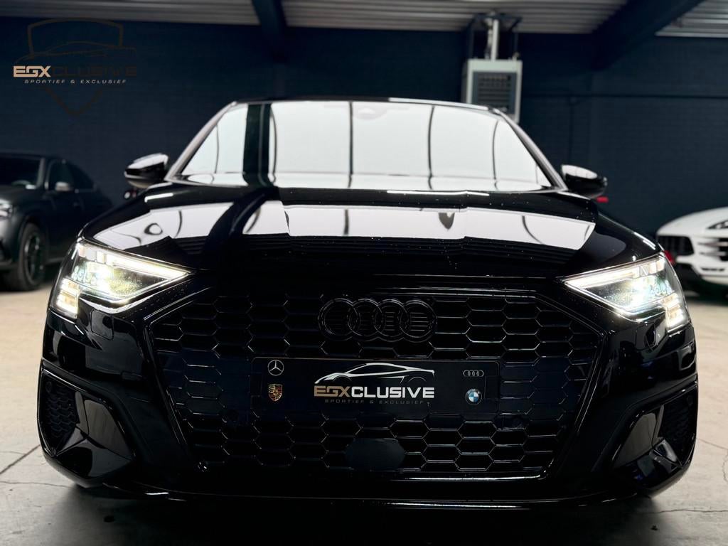 Audi A3 Sportback 35 TFSI S edition PANO/CAMERA/RS Stoelen, 4 cilinders, 150 pk, Zwart, Leder