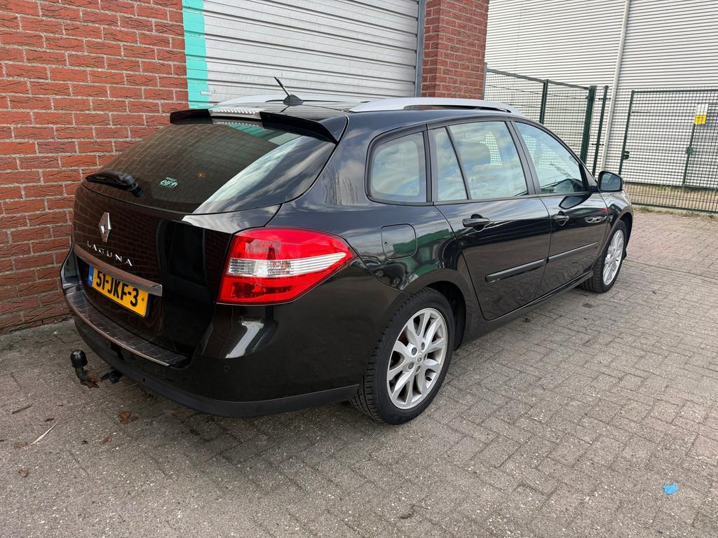 Renault Laguna Estate 2.0 16V Sélection Business NAV.+ Clim, Laguna, Gebruikt, 4 cilinders, Parkeersensor