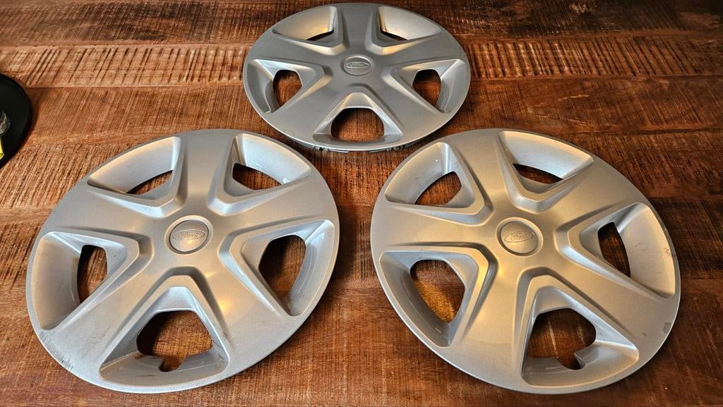 3 x Ford fiesta wieldoppen, Ophalen of Verzenden, Gebruikt