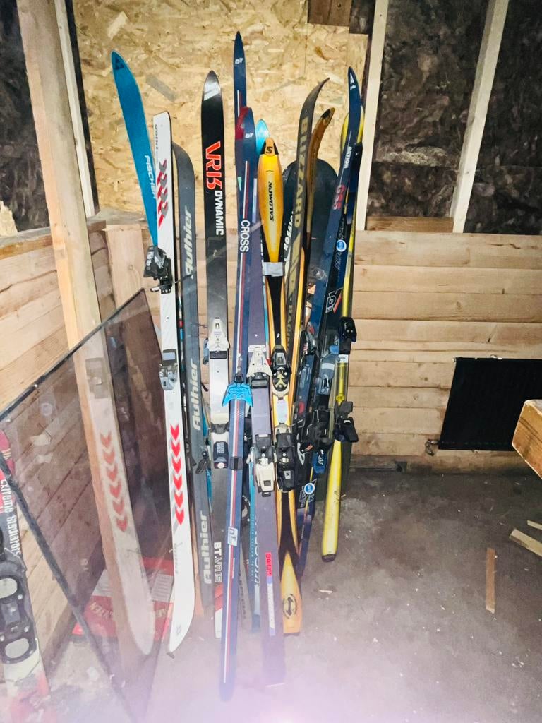 Apres ski hut decoratie, ski’s flugel atributen, Ophalen