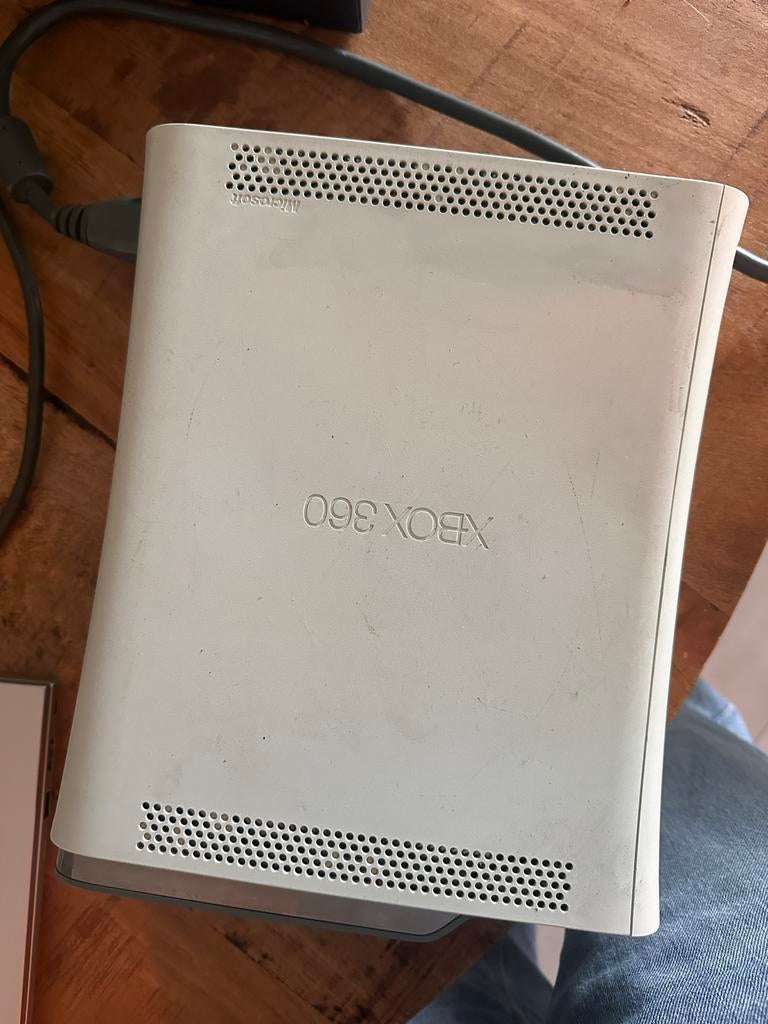 Werkende Xbox 360, Spelcomputers en Games, Spelcomputers | Xbox 360, Ophalen of Verzenden, Gebruikt, Zonder controller, 360 Pro of Premium