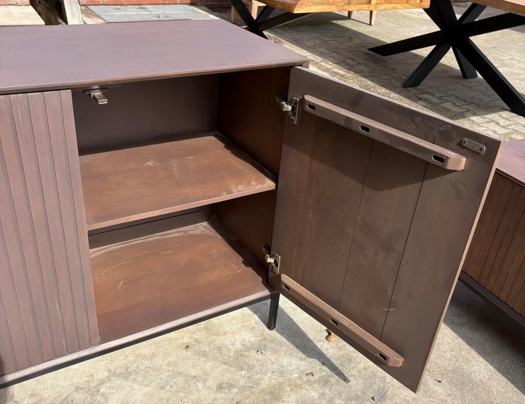 Madison dressoir walnoot 165 cm – NU €325 – NIEUW, Huis en Inrichting, Kasten | Dressoirs, Ophalen, 150 tot 200 cm, Nieuw, Metaal