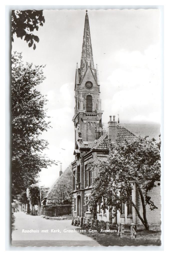 Grosthuizen, (bij Averhorn) Raadhuis met Kerk, Verzenden, 1960 tot 1980, Ongelopen, Noord-Holland