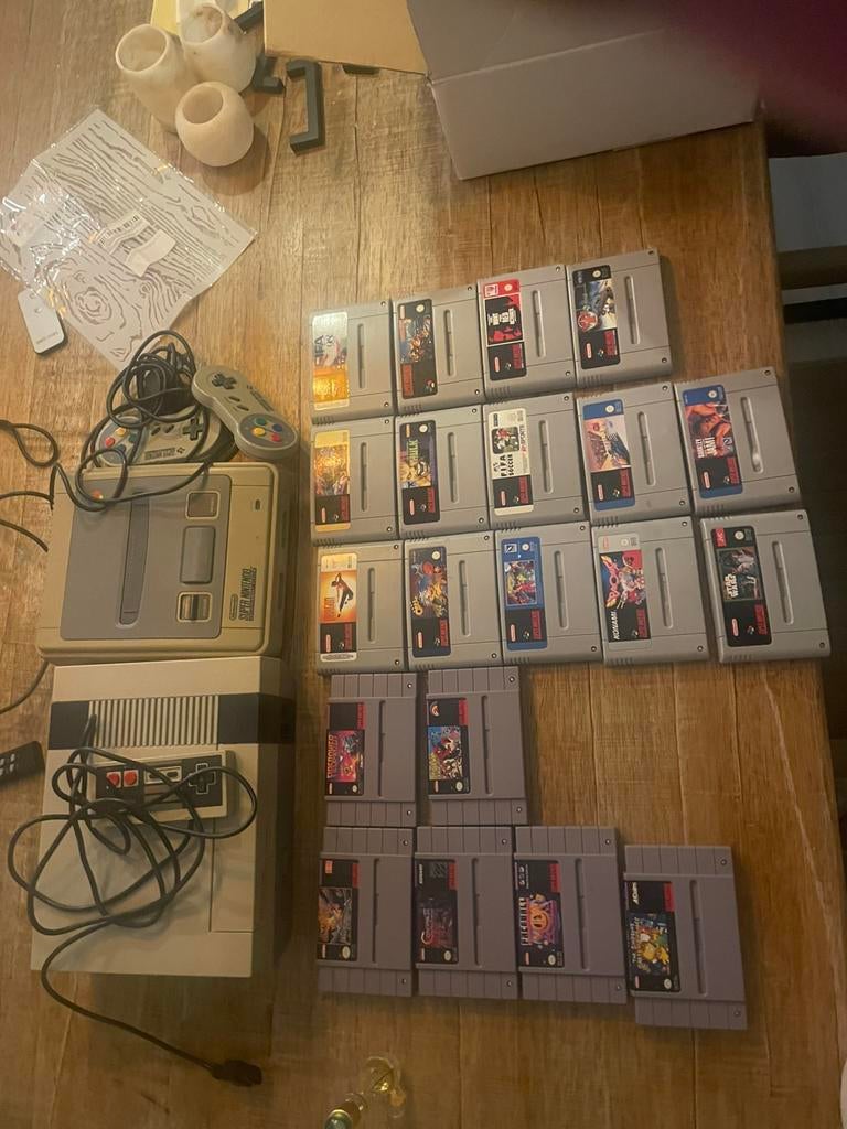 SNES + Super nintendo + spellen, Spelcomputers en Games, Ophalen of Verzenden, Zo goed als nieuw