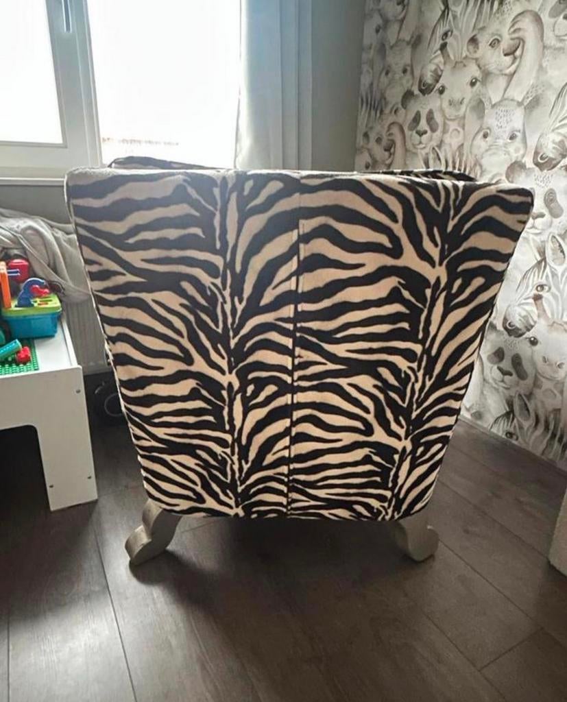 Zebra Barok Stoel met Bijpassende Poef - Zeer Goede Staat!!, Huis en Inrichting, Banken | Voetenbanken en Poefen, Zo goed als nieuw