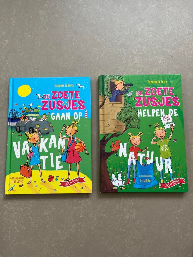 De Zoete Zusjes: gaan op Vakantie en Helpen de Natuur, Ophalen of Verzenden, Zo goed als nieuw, Fictie algemeen