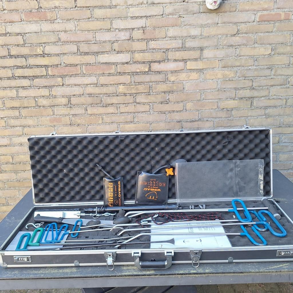 Uitdeukset voor auto cosmetica - Car Cosmetics, Ophalen